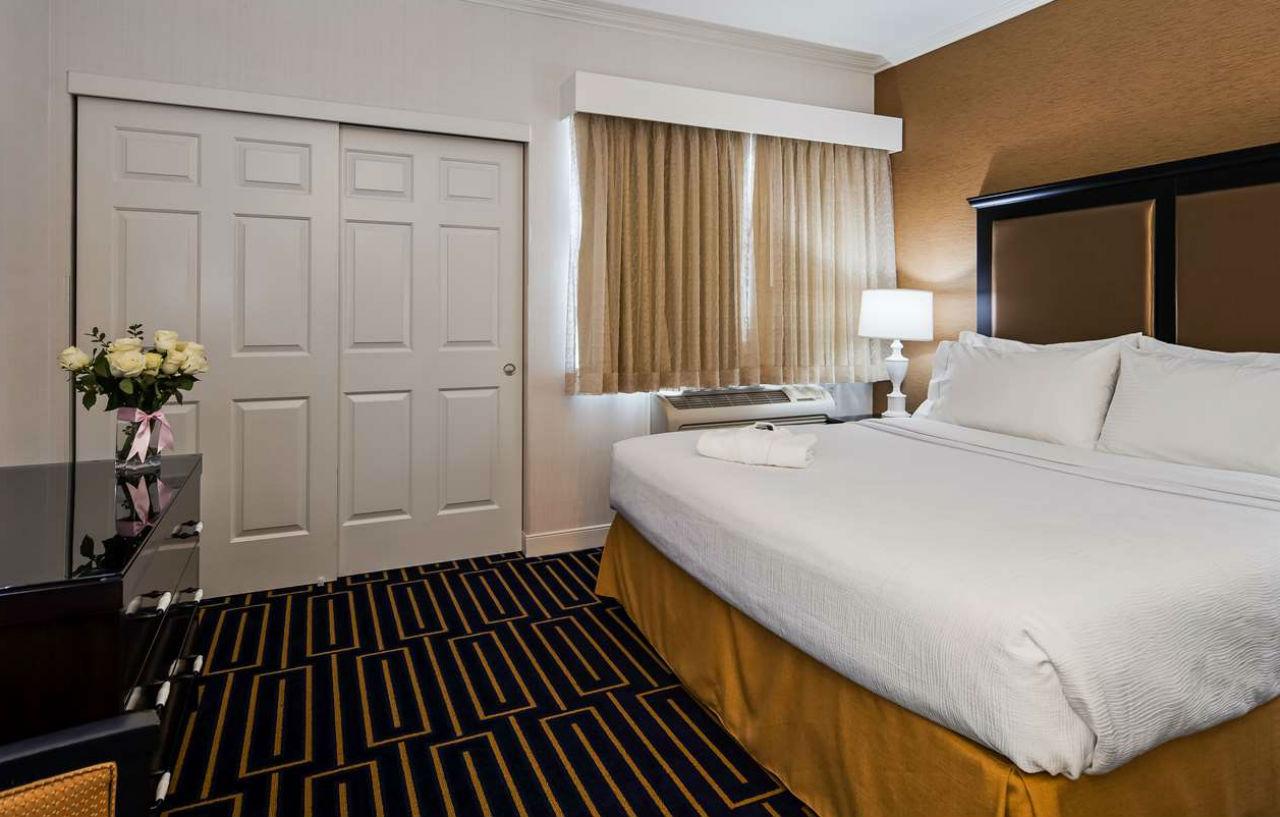 Best Western Plus Palm Court Hotel Davis Esterno foto