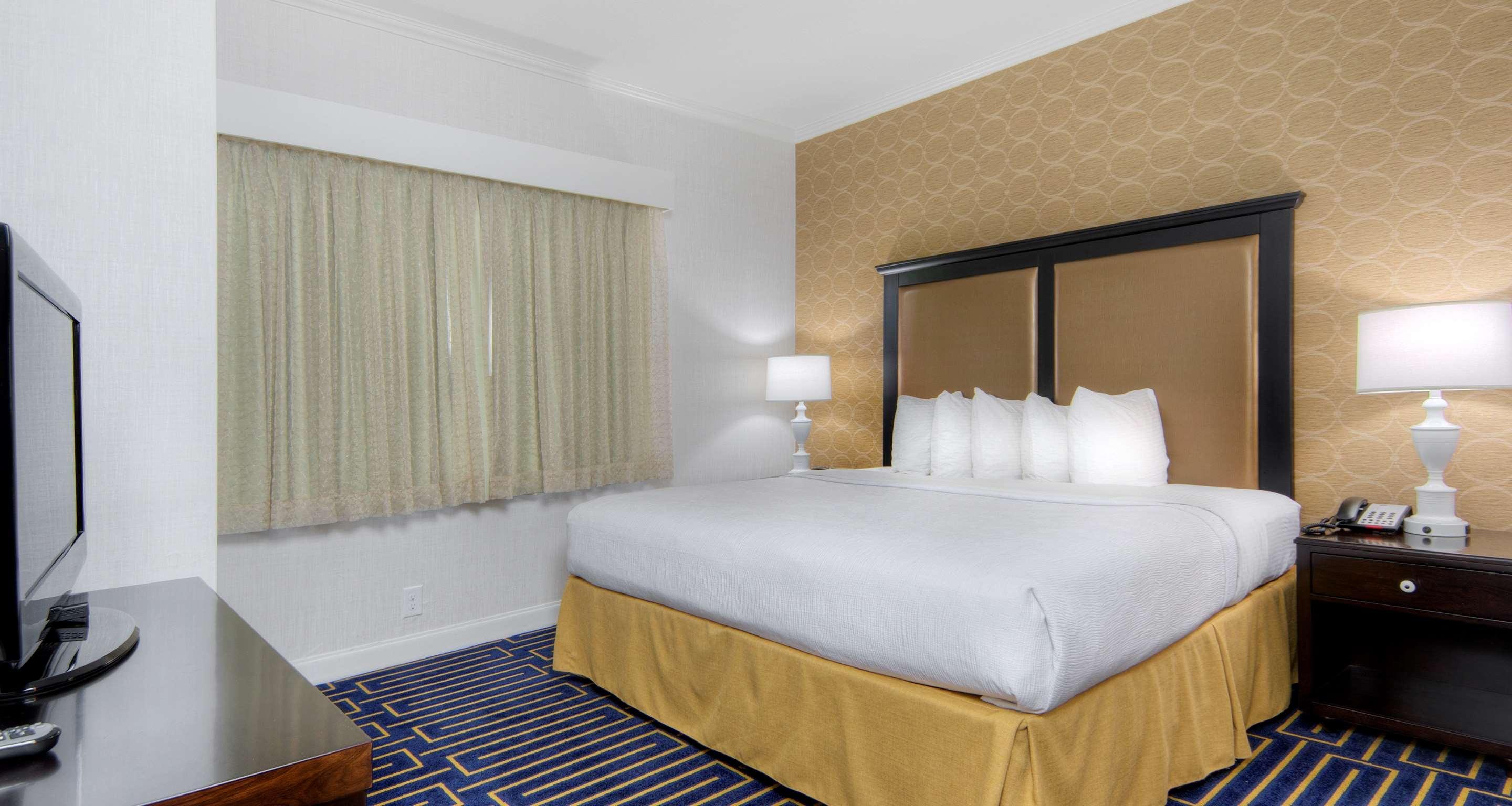 Best Western Plus Palm Court Hotel Davis Esterno foto