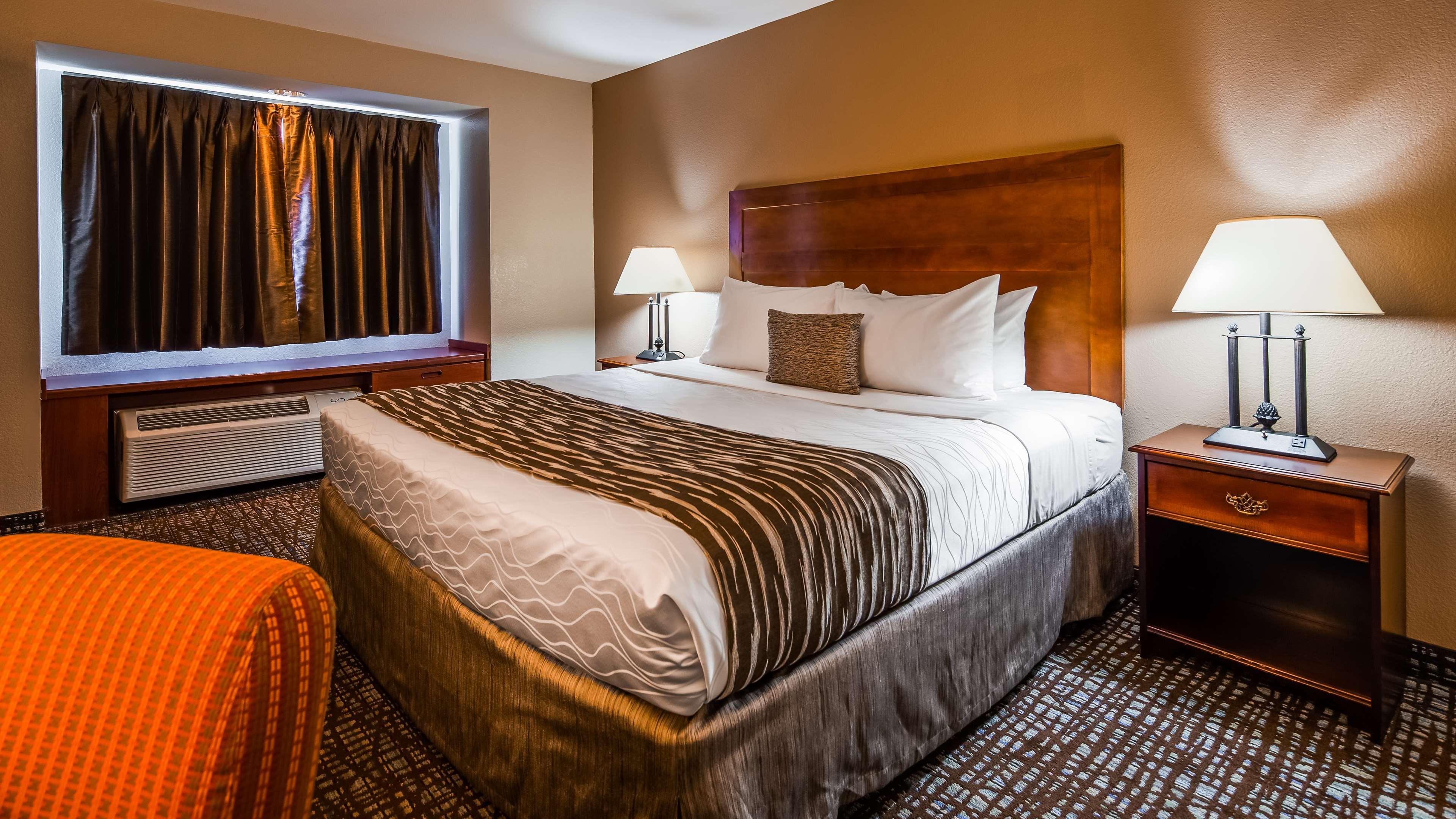 Best Western Plus Palm Court Hotel Davis Esterno foto