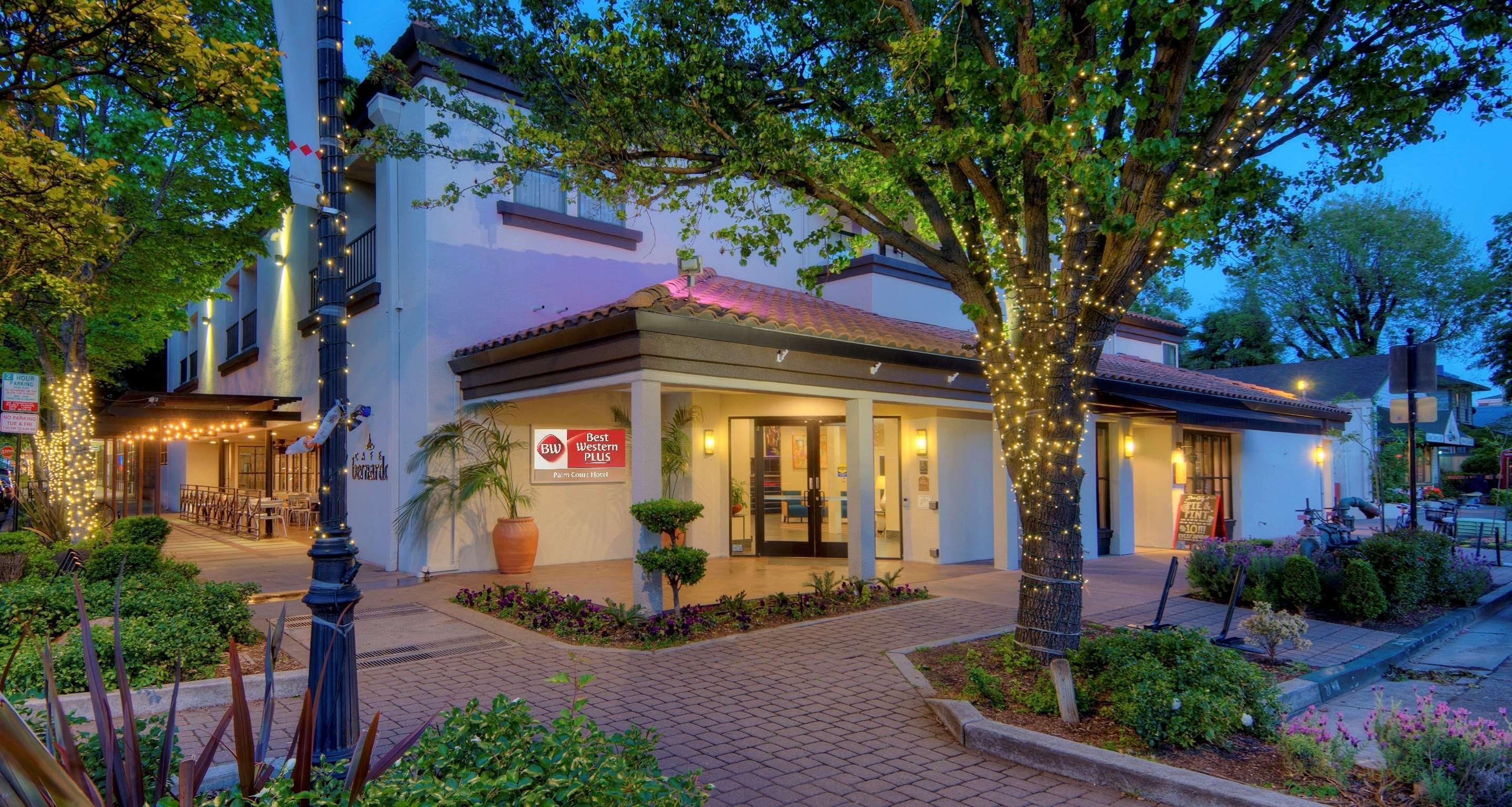 Best Western Plus Palm Court Hotel Davis Esterno foto