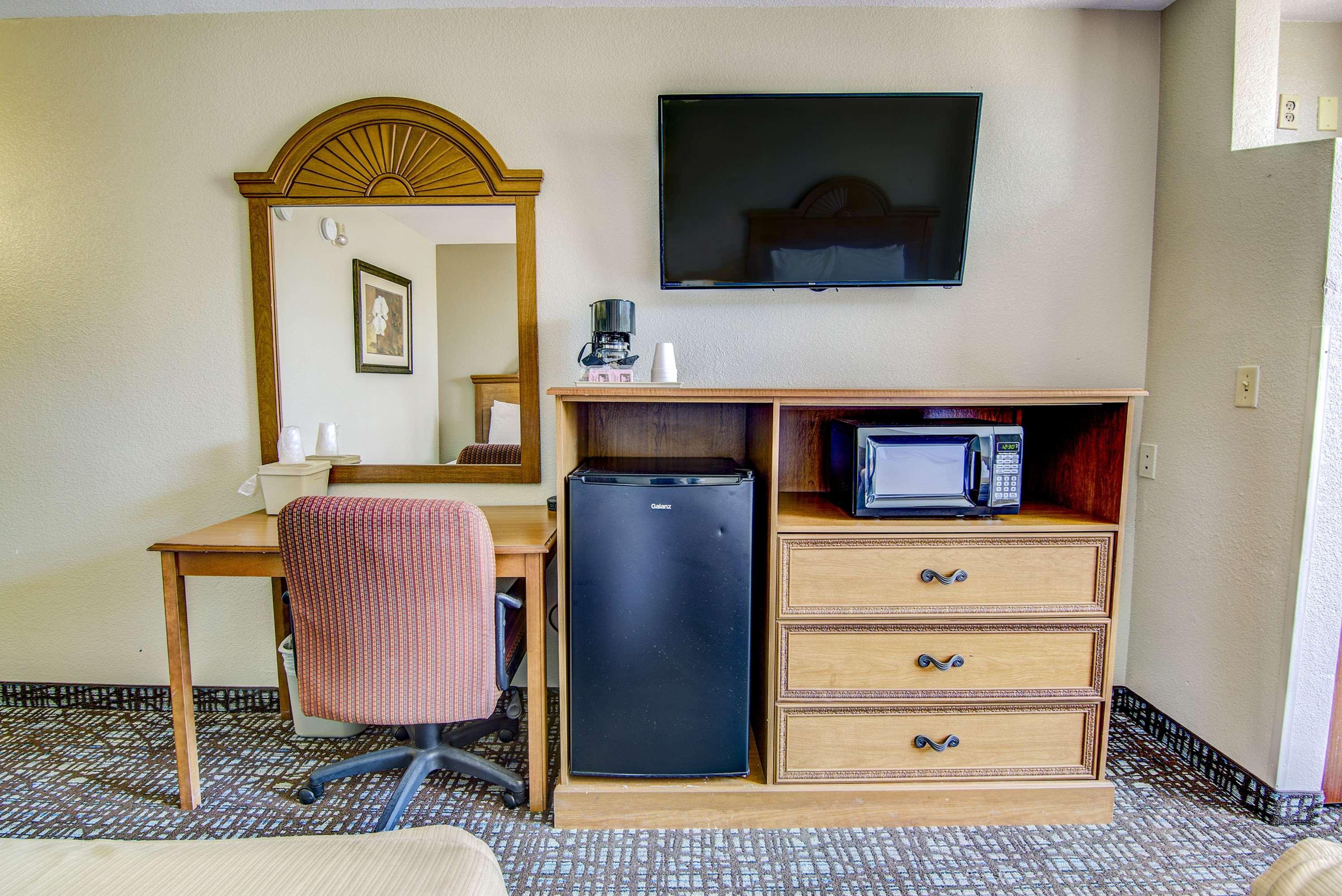 Best Western Plus Palm Court Hotel Davis Esterno foto