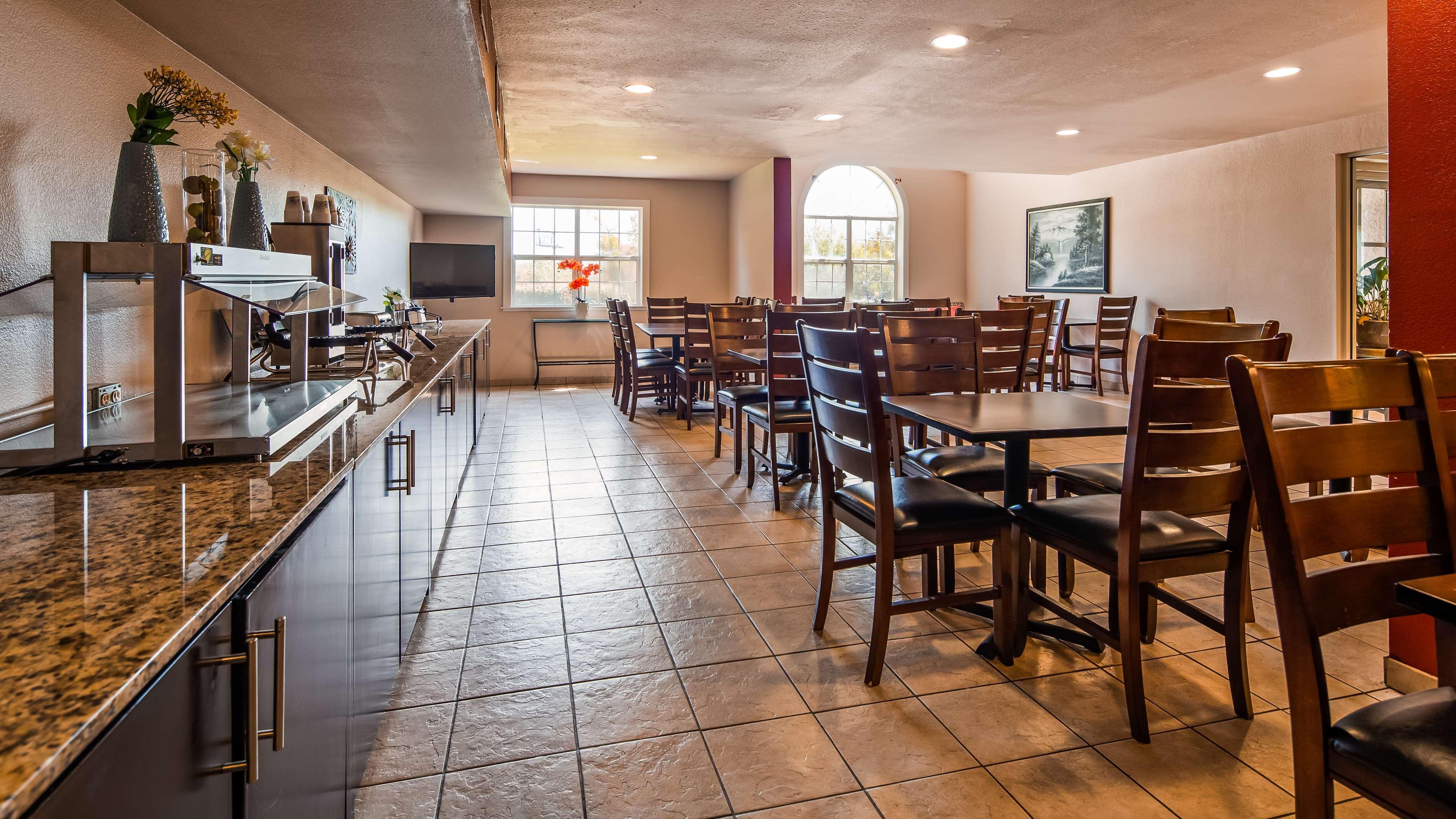 Best Western Plus Palm Court Hotel Davis Esterno foto