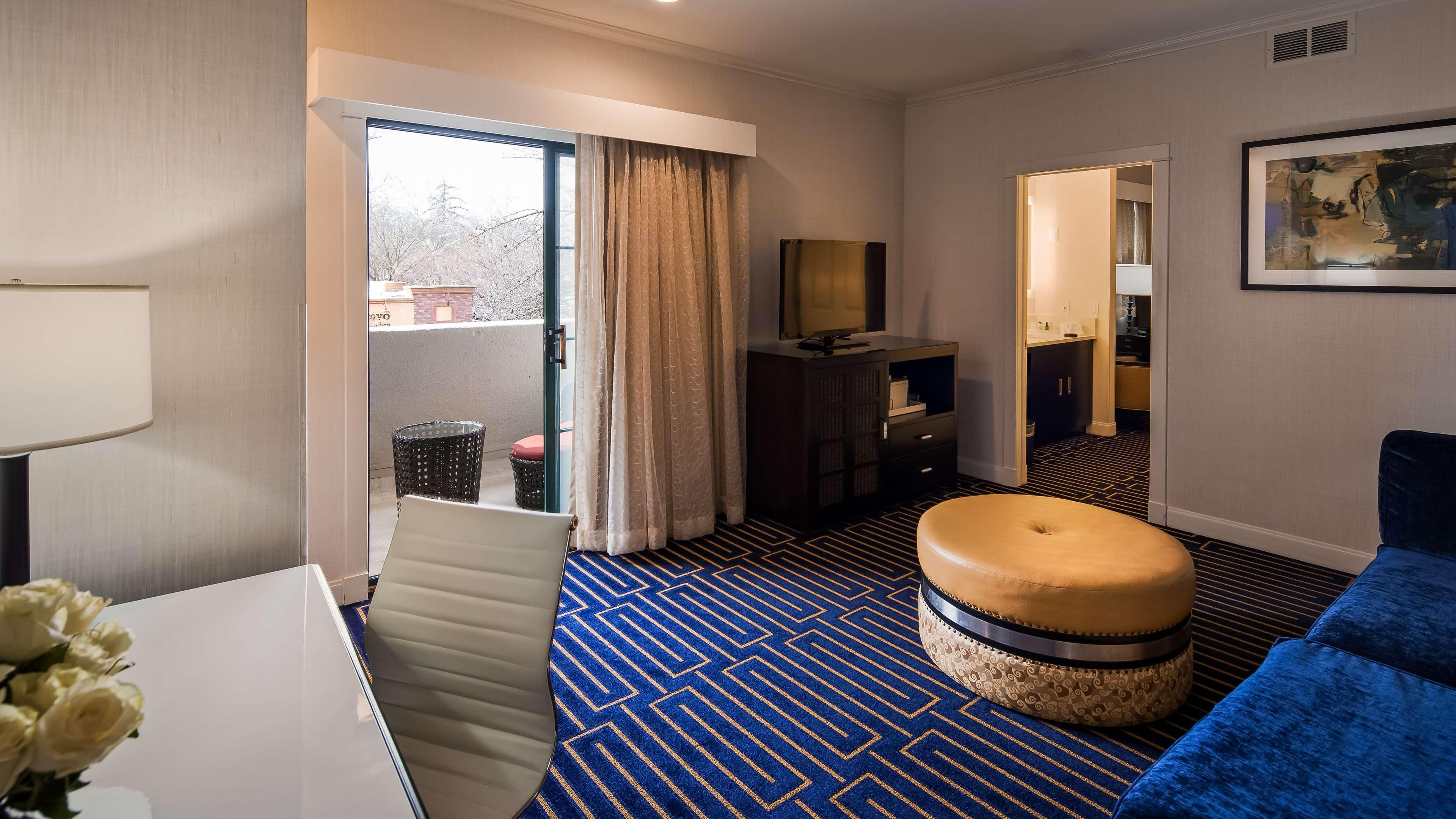 Best Western Plus Palm Court Hotel Davis Esterno foto