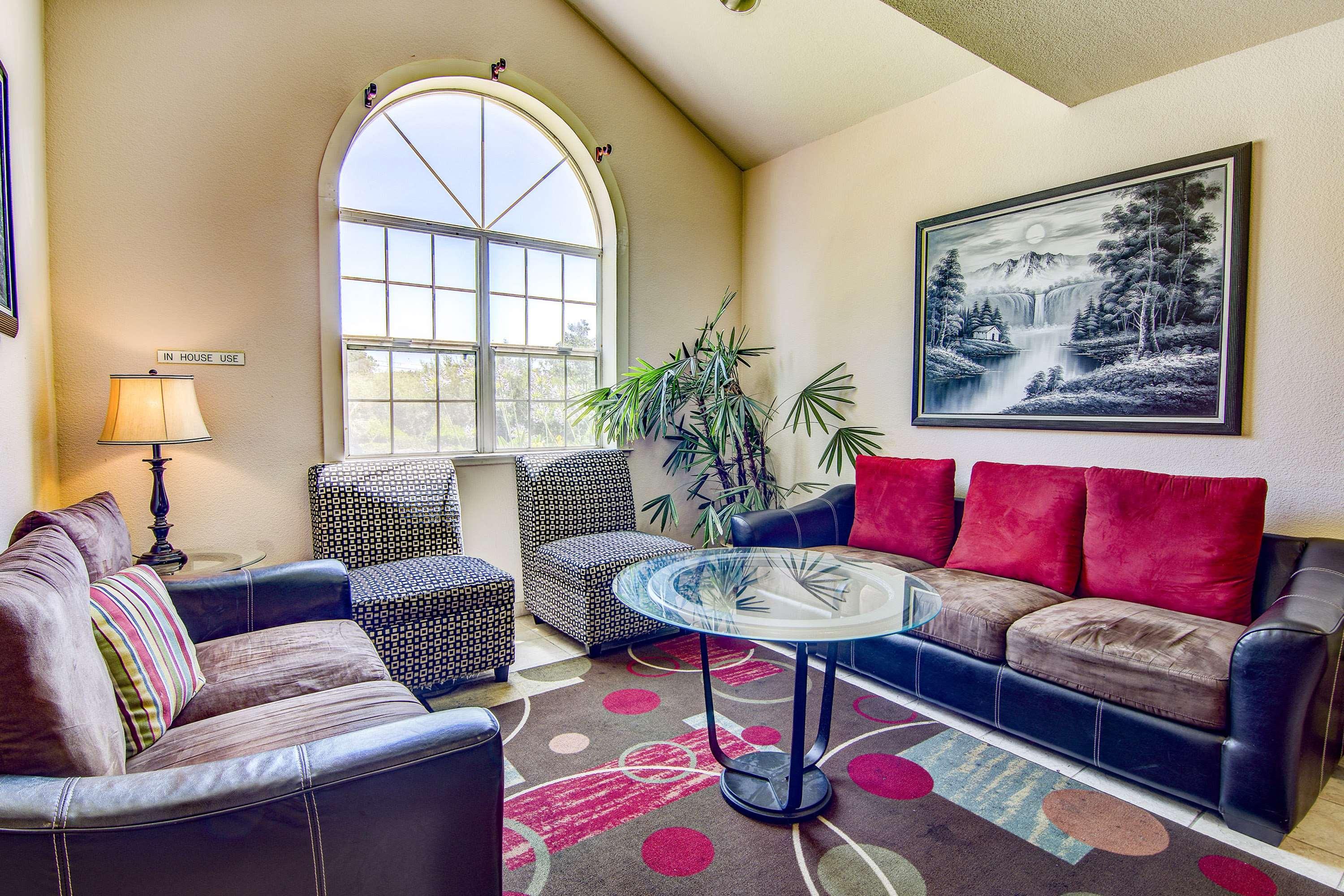 Best Western Plus Palm Court Hotel Davis Esterno foto