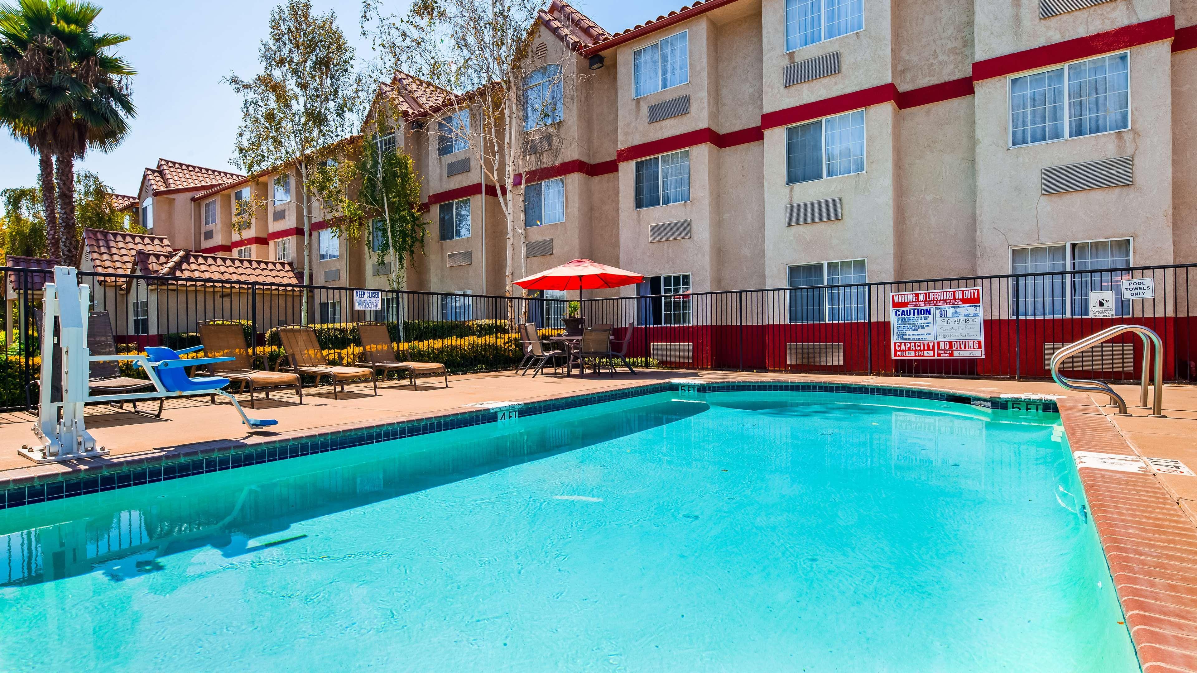Best Western Plus Palm Court Hotel Davis Esterno foto