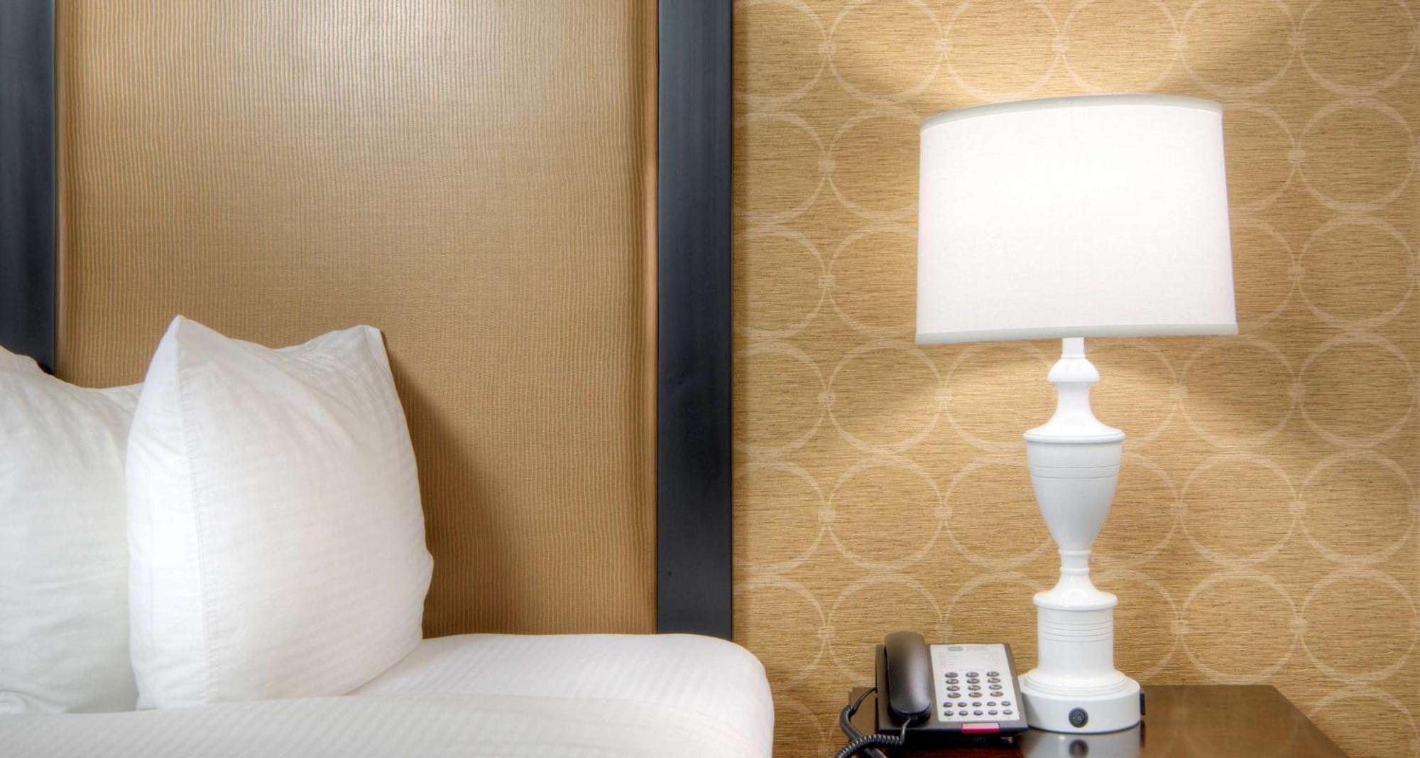 Best Western Plus Palm Court Hotel Davis Esterno foto