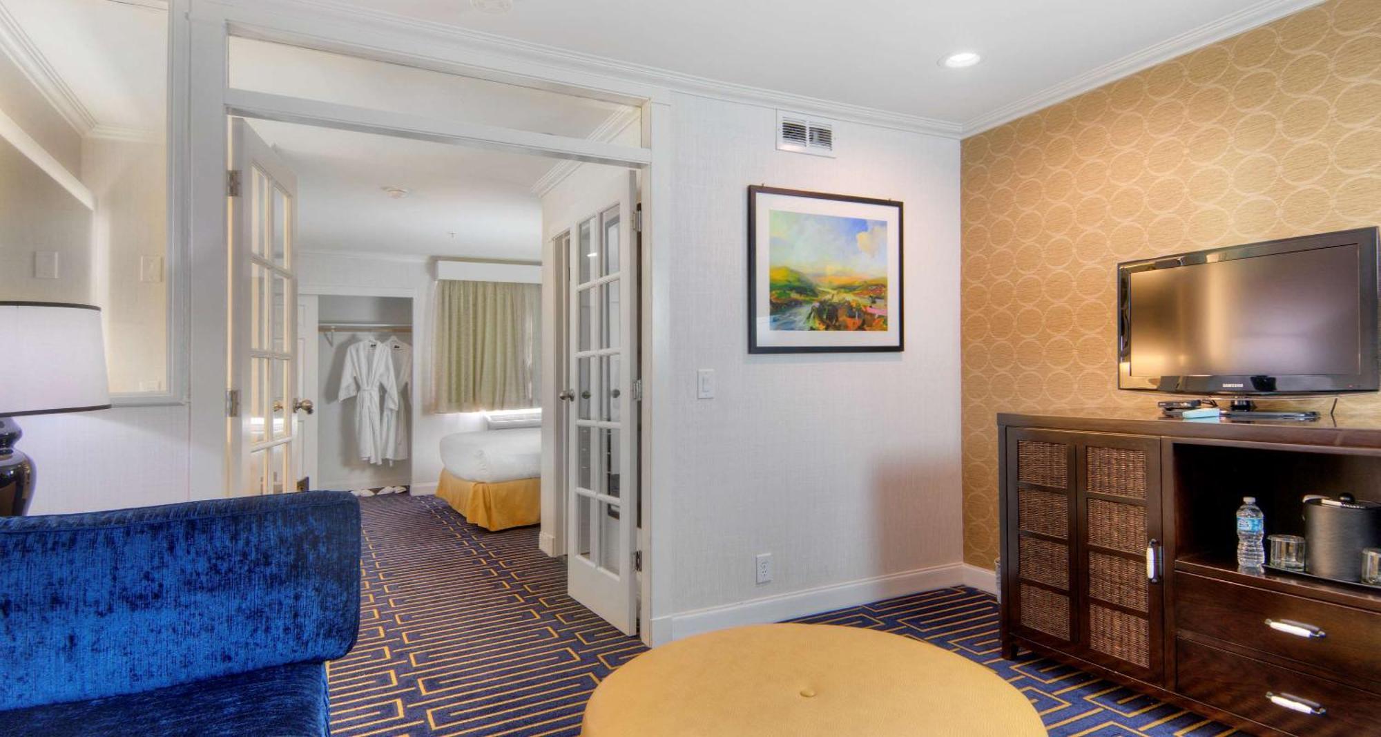 Best Western Plus Palm Court Hotel Davis Esterno foto