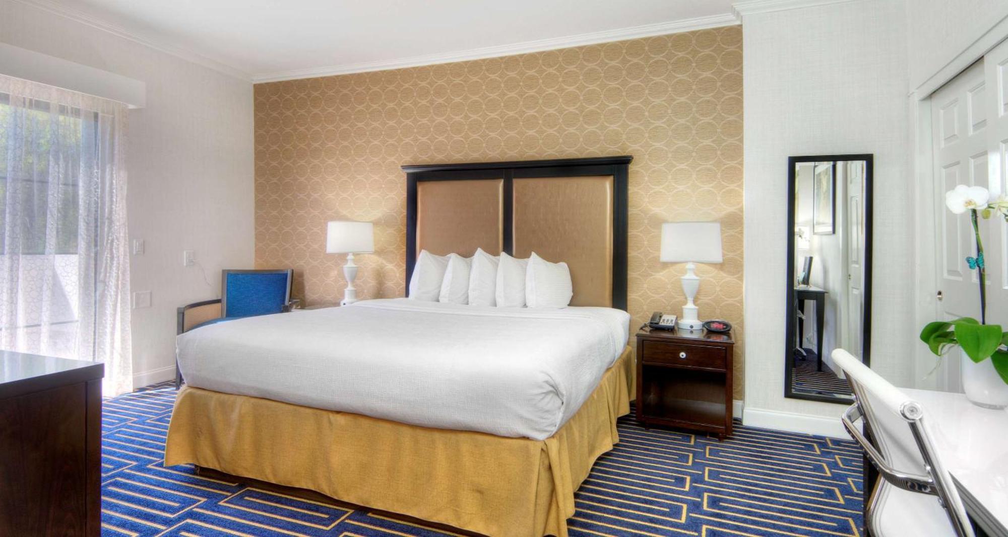 Best Western Plus Palm Court Hotel Davis Esterno foto