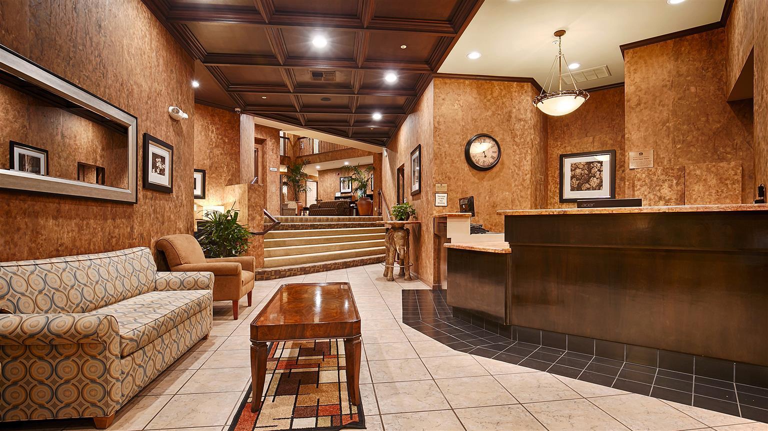 Best Western Plus Palm Court Hotel Davis Esterno foto