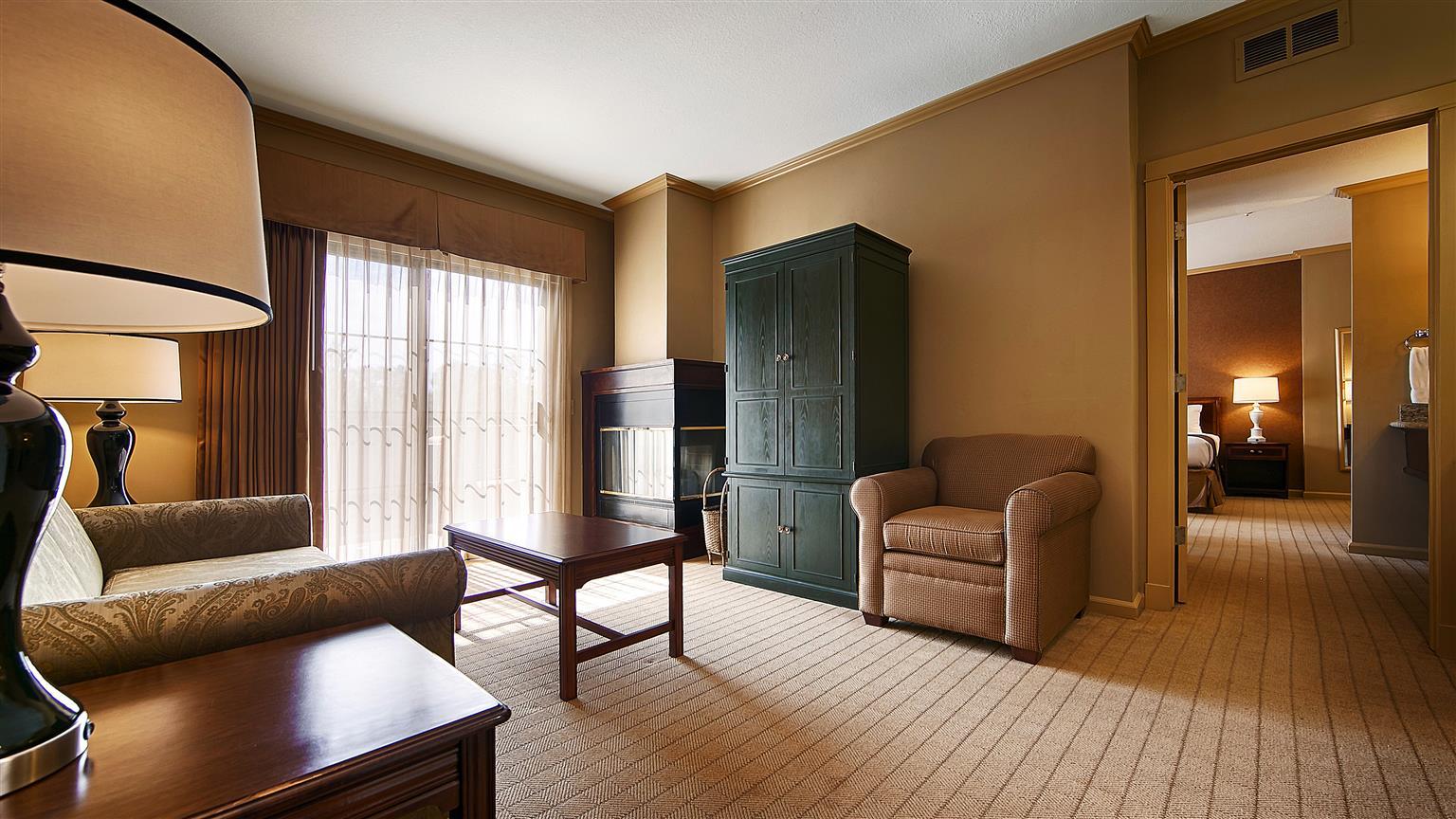 Best Western Plus Palm Court Hotel Davis Esterno foto