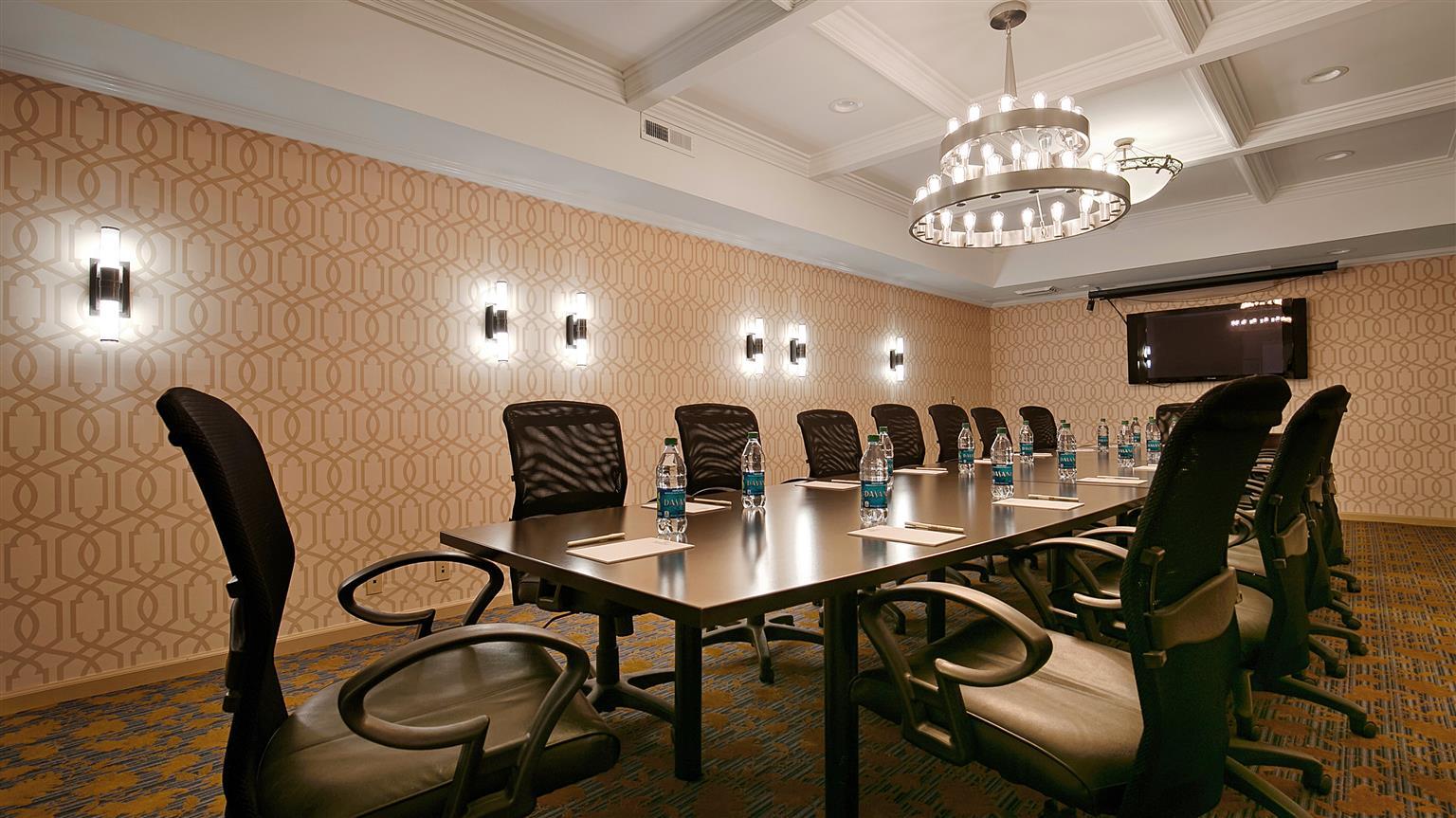 Best Western Plus Palm Court Hotel Davis Esterno foto